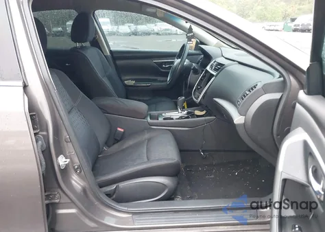 2016 Nissan Altima 2.5/2.5 S/2.5 Sl/2.5 Sr/2.5 Sv из США, поврежденный, VIN 1N4AL3AP3GN349164